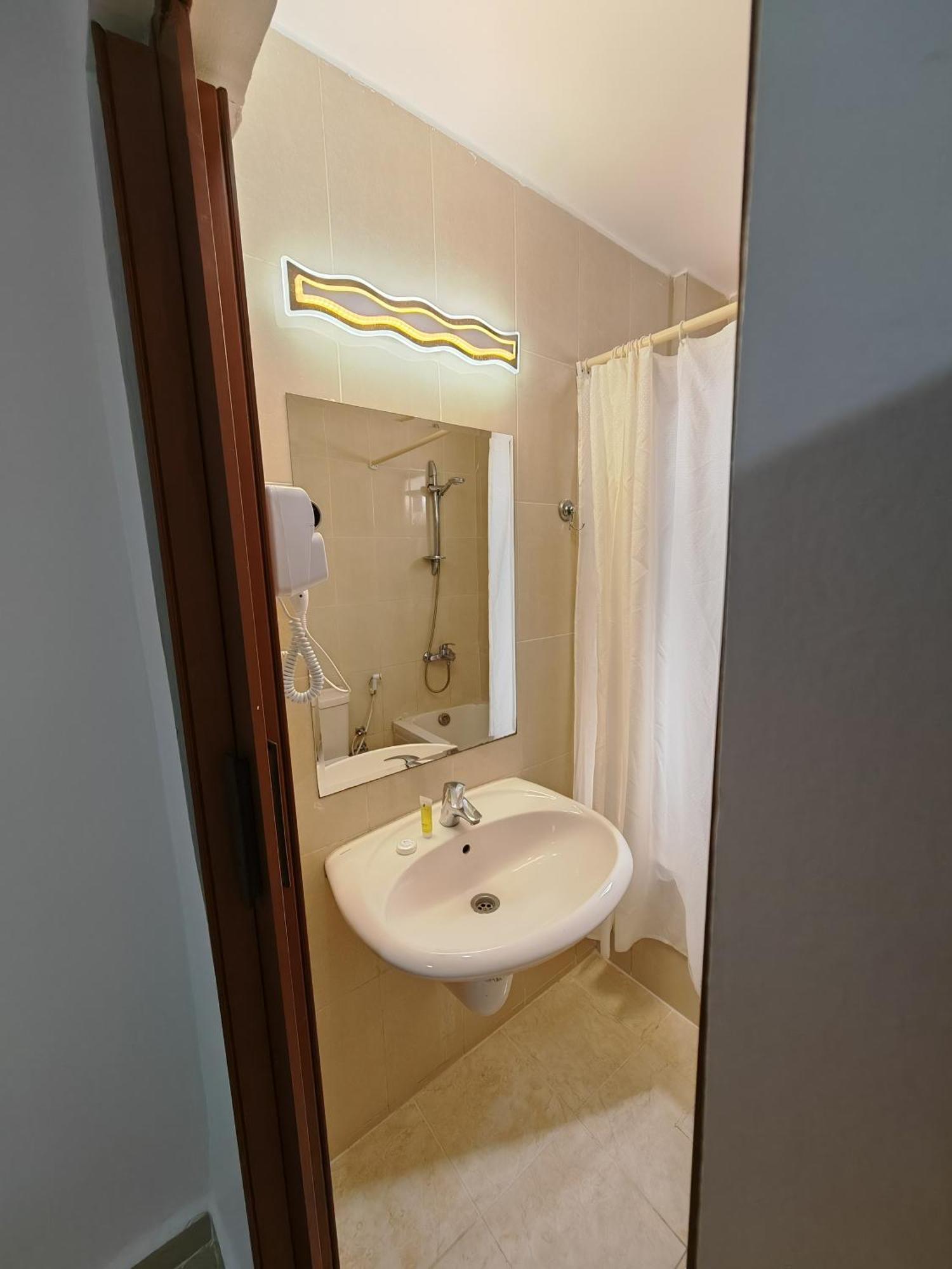Cleopetra Hotel Вади Муса Экстерьер фото
